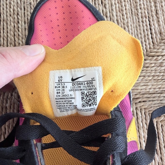 Nike Shoes Women's Waffle One Active Fuschia Size Y6 W8 - Picture 8 of 8